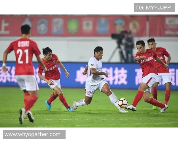 深度剖析上海足球队各大球队实力对比与发展潜力 深度剖析上海足球队各大球队实力对比与发展潜力